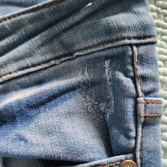 Kancan Button High Rise Fly Light wash Distressed Jeans Raw Hem Size 11/29 - Picture 6 of 12